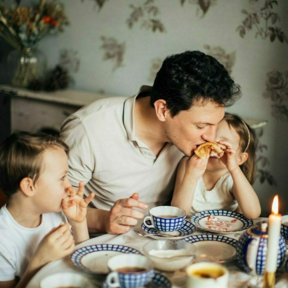 Papa wird gefüttert